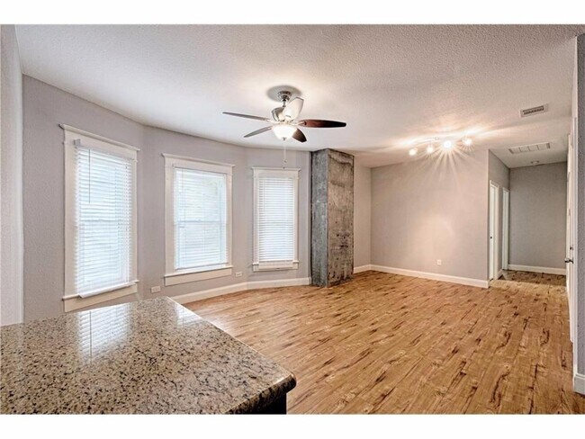 Building Photo - 4318 Junius St