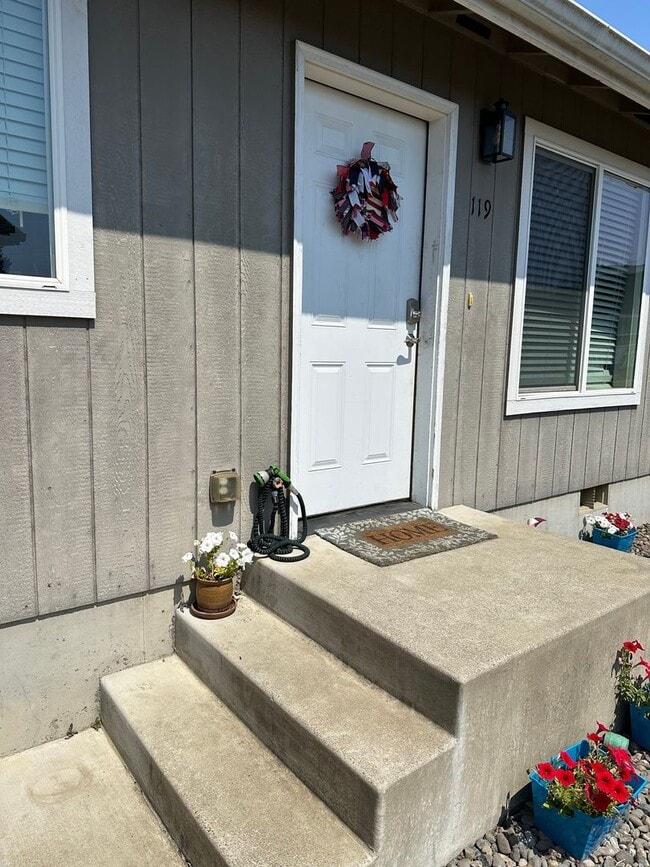 Building Photo - COOK_dup