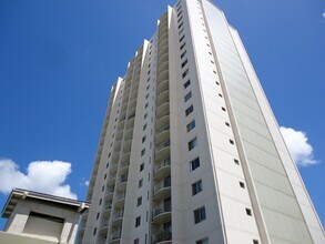 Building Photo - 98-1038-1038 Moanalua Rd