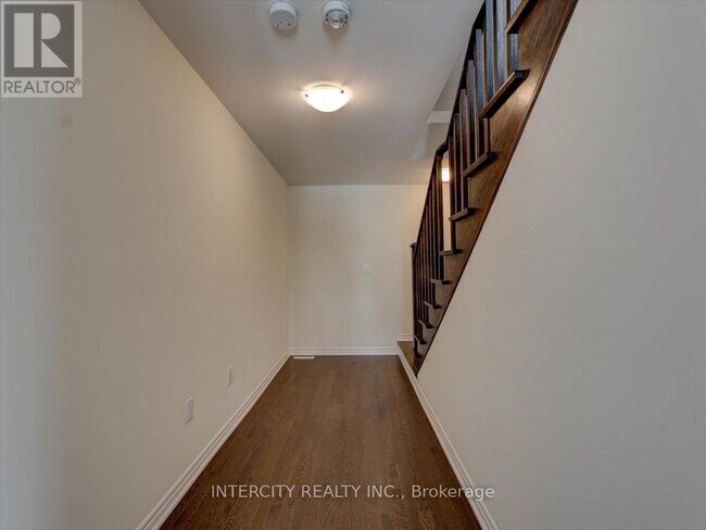 Building Photo - 22 Griffith St