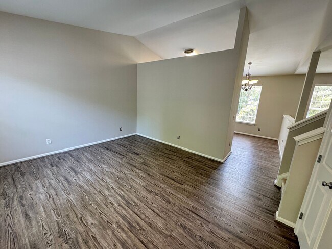 Foto del edificio - Stunning 3BR/2.5BA w/ Upgrades & Pool Access
