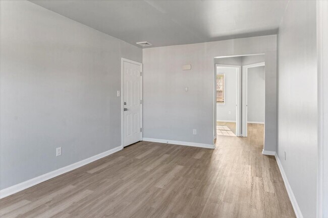 Vista desde la sala de estar 3 - 1109 Meridene Dr