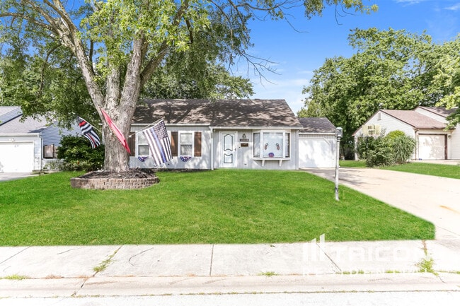 Building Photo - 15028 Holiday Ct