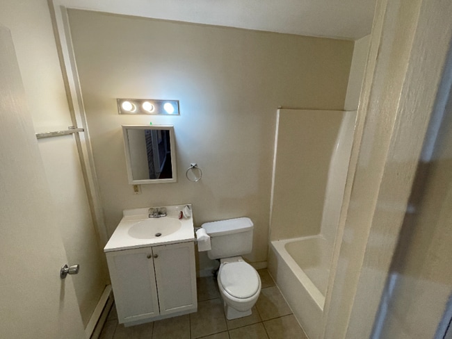 Building Photo - 41 Academy St