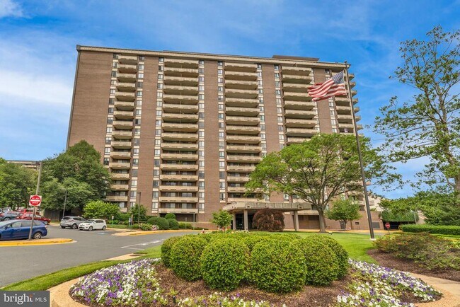 Foto del edificio - 1800 Old Meadow Rd