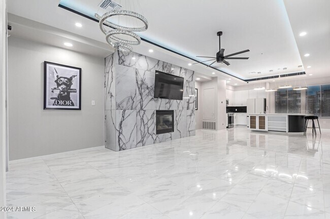 Foto del edificio - 6745 N 93RD Ave