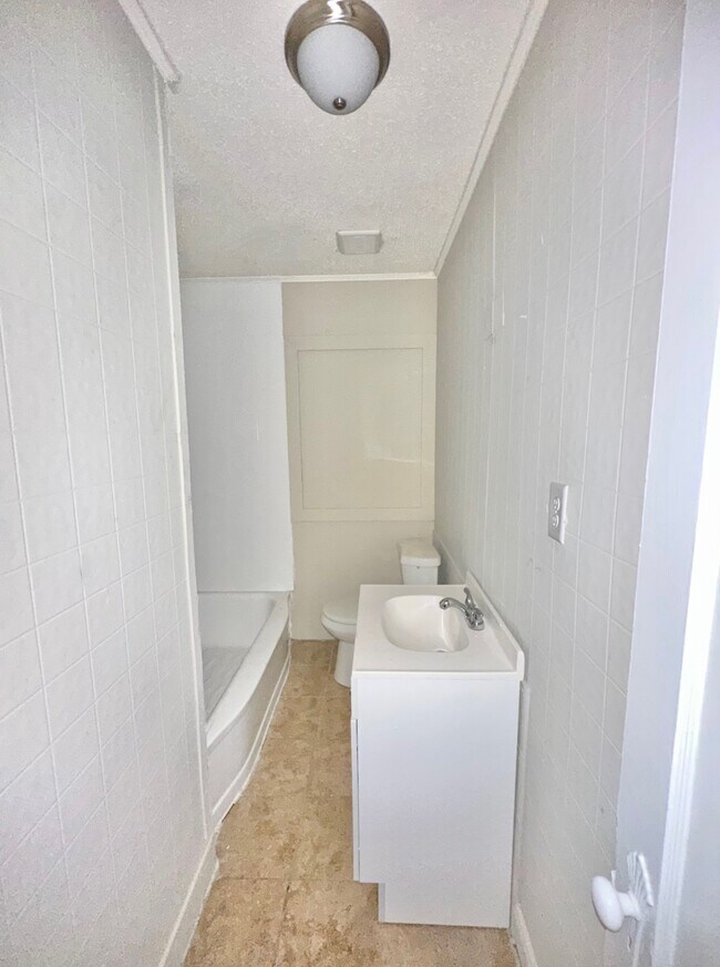 Foto del edificio - 1037 47th St Ensley