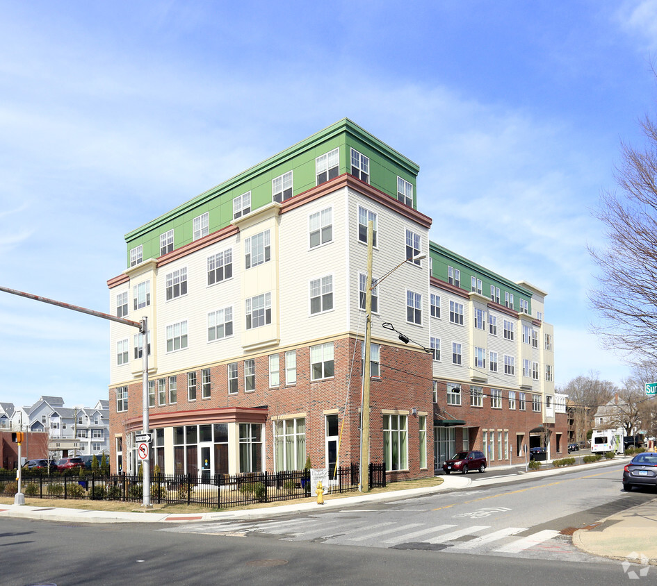 Primary Photo - The Residence at Summer Street