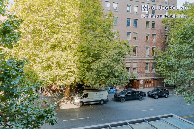 Foto del edificio - 521 Stadium Pl S