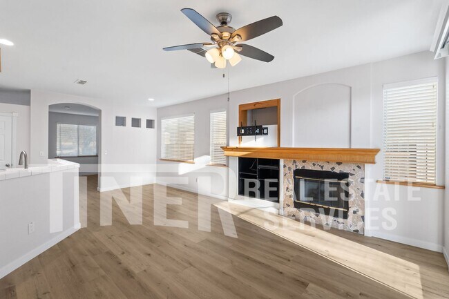 Foto del edificio - Cozy and Pet-Friendly 3-Bedroom Home in Ci...