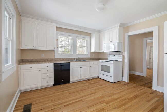 Building Photo - 1919 Old Salisbury-Concord Rd