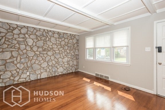 Building Photo - 59 N Riverview Rd