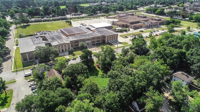 Building Photo - 1101 N Thompson St
