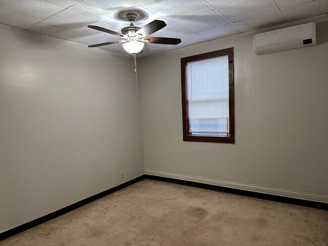 Foto del edificio - 456-458 Main St