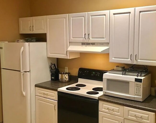 kitchen - 84 Mill St