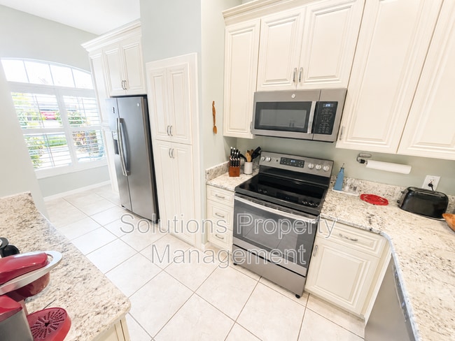 Building Photo - 250 St Lucie Ln