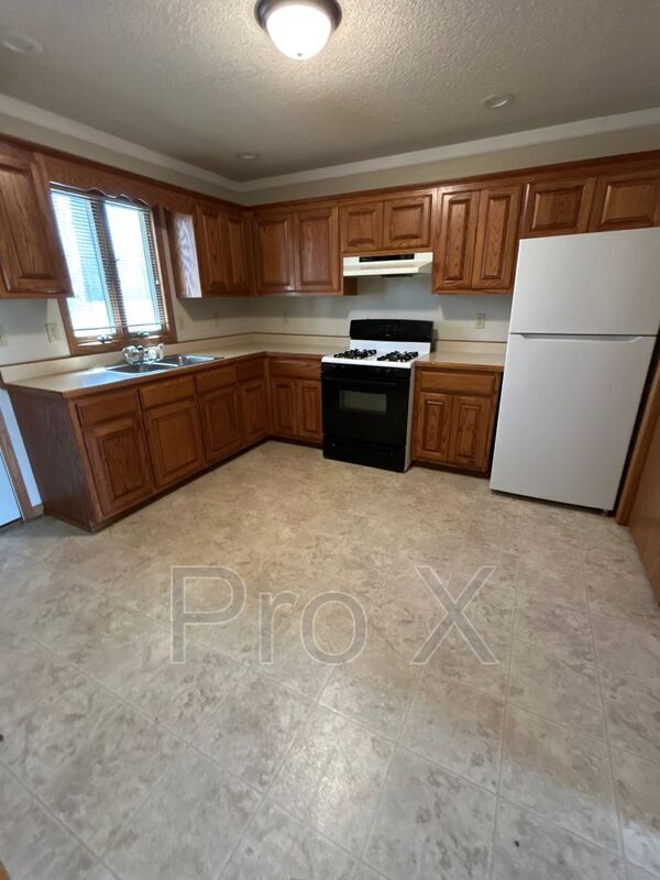 Foto del edificio - 406 E Adams St