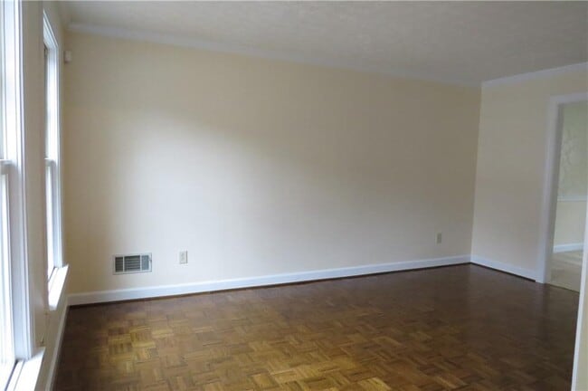 Building Photo - 3165 Henderson Walk