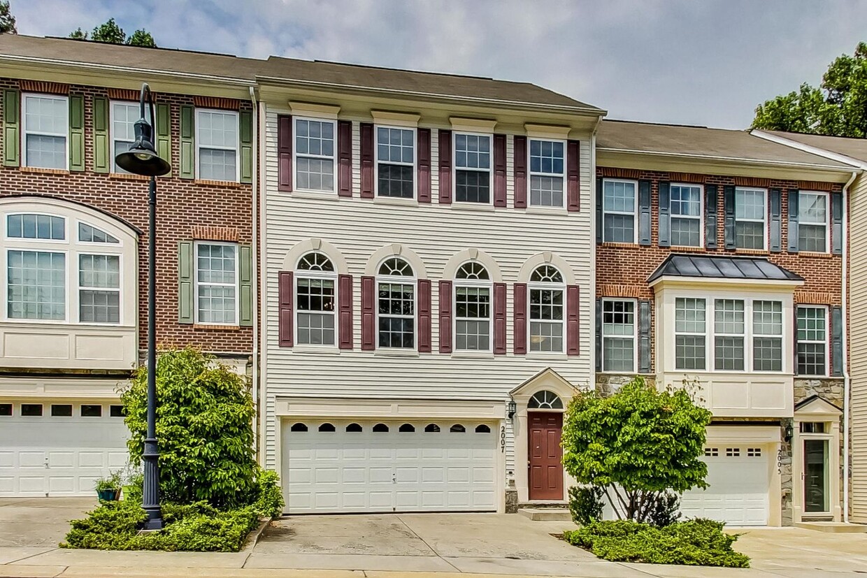 Foto principal - Luxurious Townhouse in Overlook 3BD/3.5BA ...