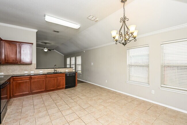 Foto del edificio - 900 W Bend Blvd