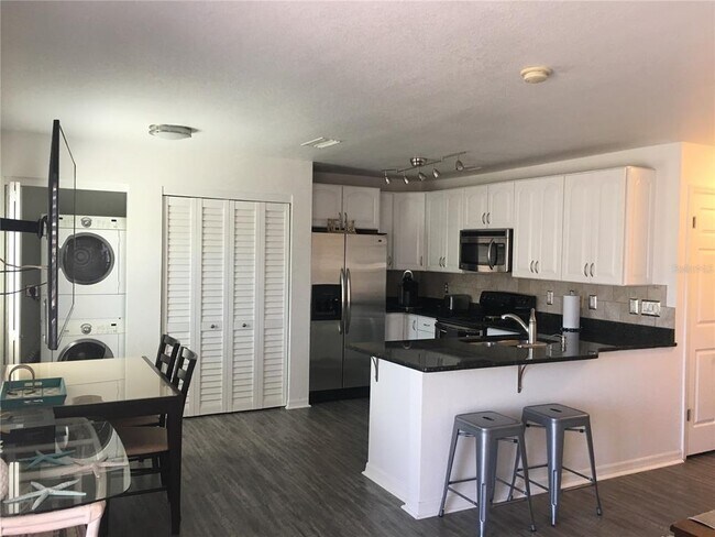 Foto del edificio - 5174 Beach Dr SE