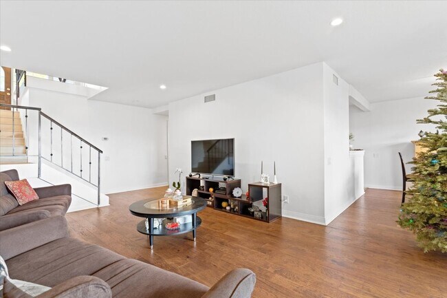 Foto del edificio - 865 Woodlawn Dr