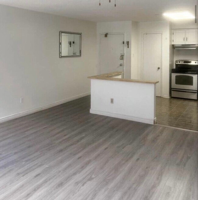 Photo du bâtiment - 4140 Dundas St W