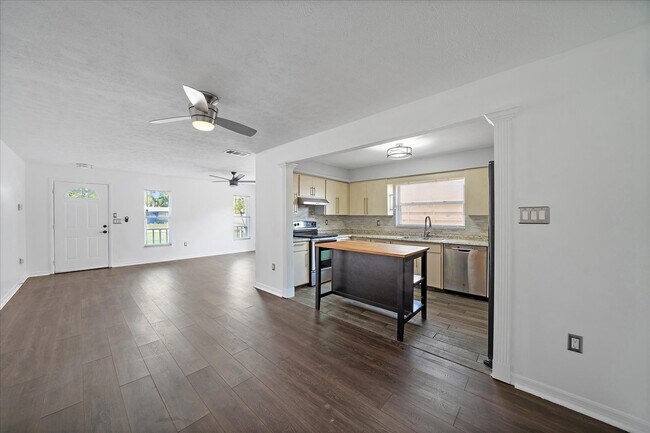 Foto del edificio - 2619 Robinson Ave