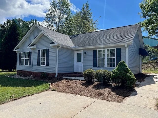 Foto principal - Charming 3 Bedroom/2 Bath