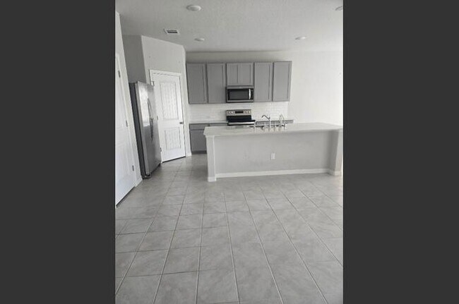 Building Photo - 17633 Shafer Dr