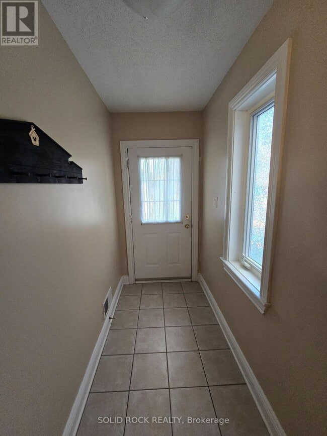 Photo du bâtiment - 72 Castle Glen Crescent