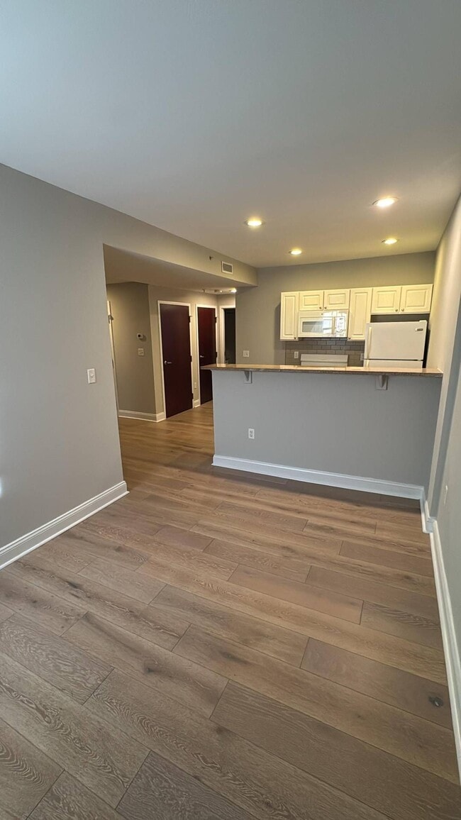 Building Photo - 56 Imlay St