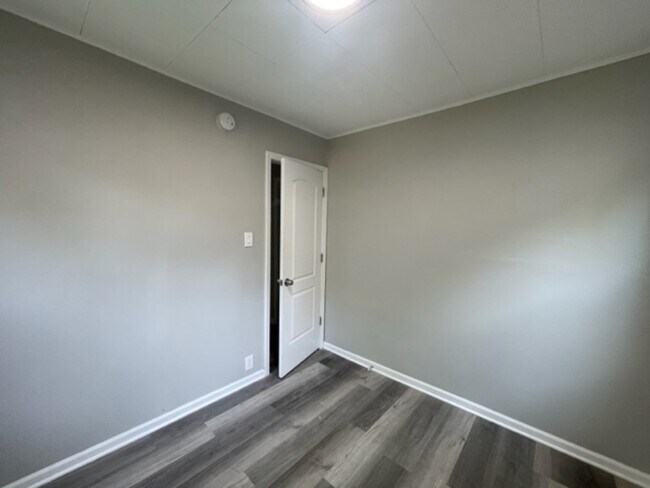 Foto del edificio - 1607 Kenmore Ave