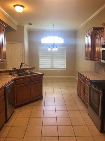 Foto del edificio - 3209 White Oaks Dr