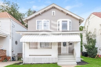 Building Photo - 1222 Main St