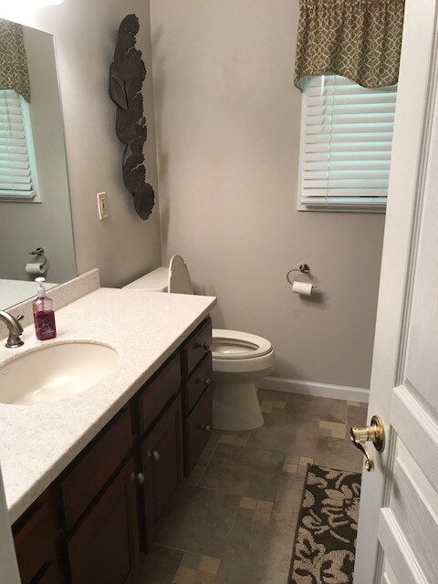Building Photo - 4011 Fairway Dr