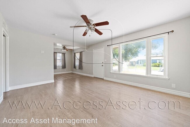Building Photo - 3 br, 1 bath House - 2840 N F St