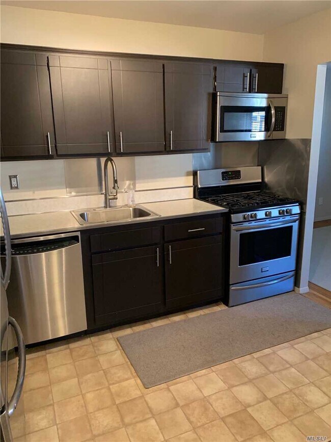 Foto del edificio - 332 Lakeland Ave