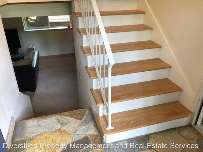 Foto del edificio - 5 br, 2 bath House - 2925 NW Circle Blvd