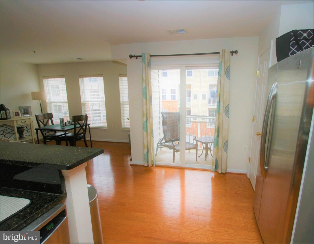 Primary Photo - 15414 Rosemont Manor Dr