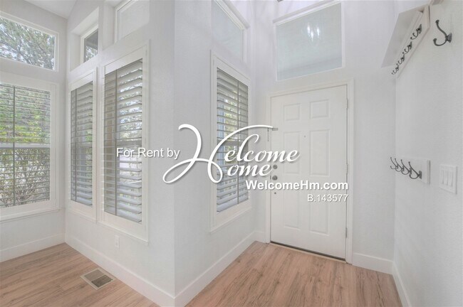 Foto del edificio - 4698 Hampton Ln