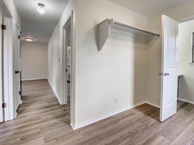 Building Photo - 629 N Ione Ave