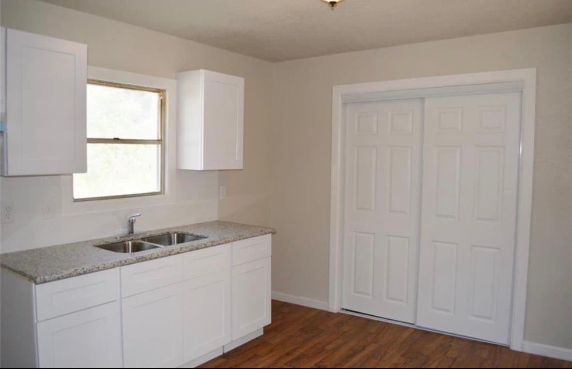 Building Photo - 4839 Ventura Ln