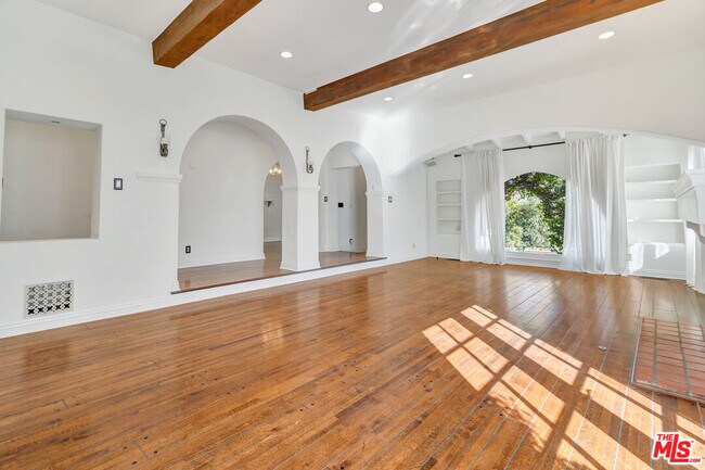 Foto del edificio - 10587 Holman Ave