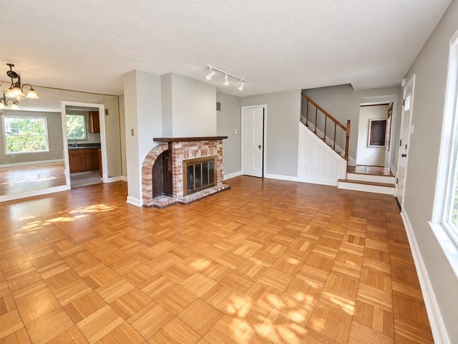 Building Photo - 590 Audubon Ave