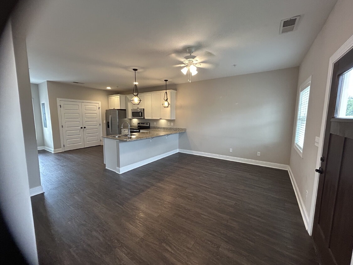 Primary Photo - 2BD 2.5 BA TOWNHOME FOR RENT CLOSE TO TTU!