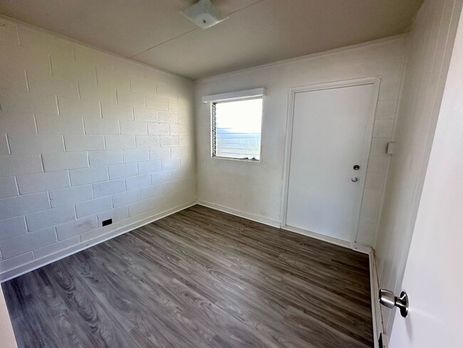 Building Photo - 57 Mango St