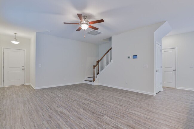 Building Photo - 764 Shull St