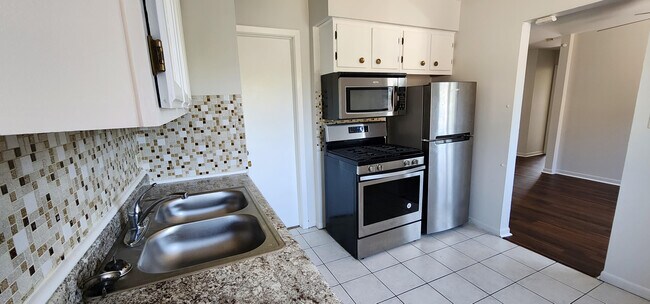 Foto del edificio - 6163 N Leavitt St