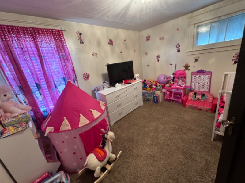 Foto principal - 74 Easton Ave